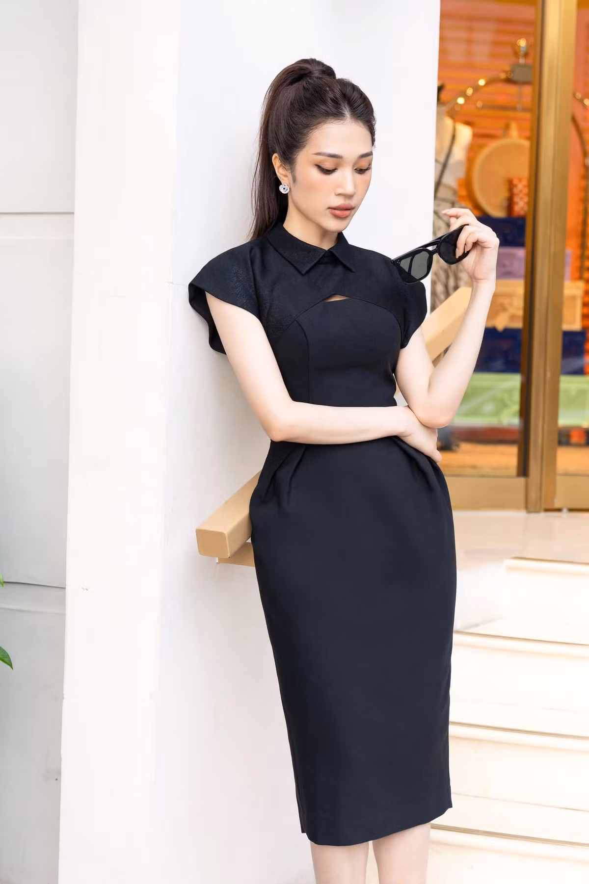 MC Ngọc Anh VTV khoe dáng xinh với đầm đen.