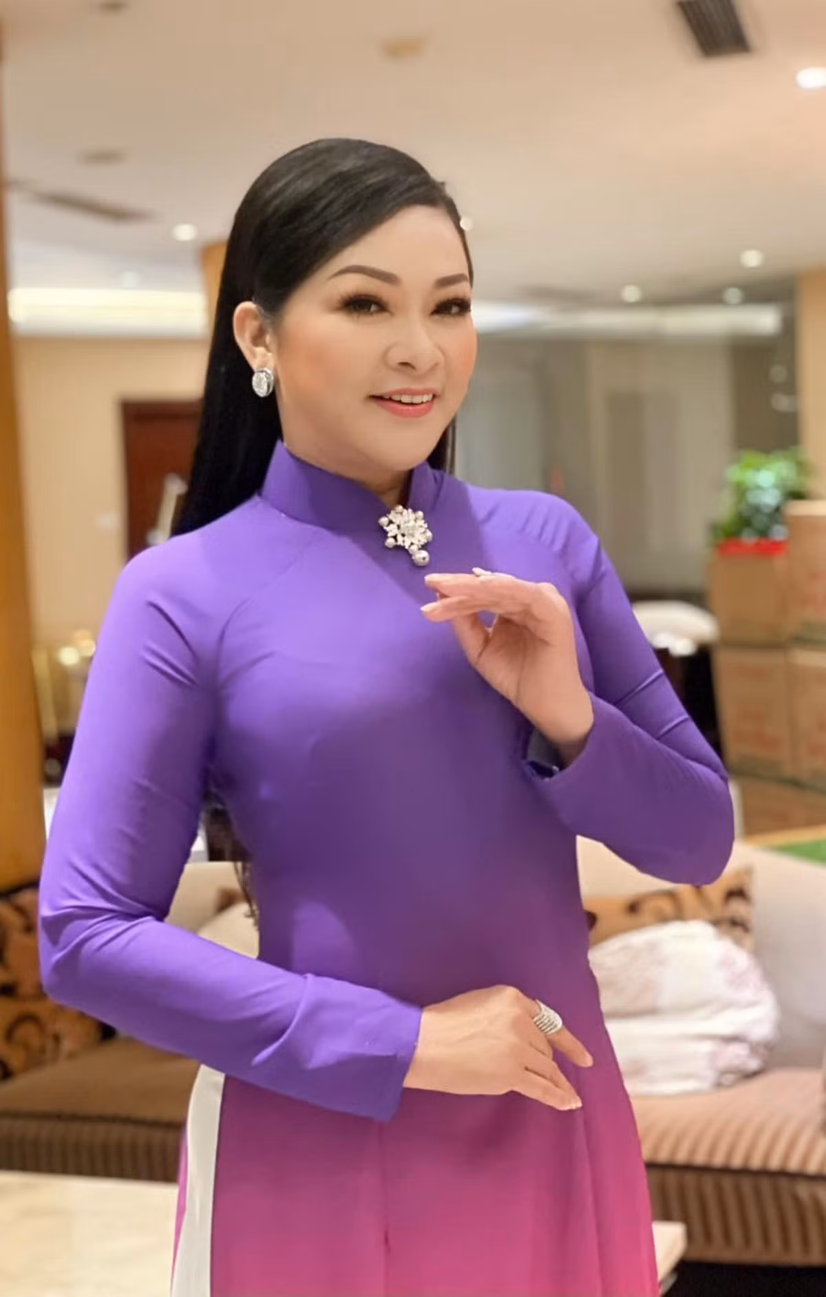Y Phung - 