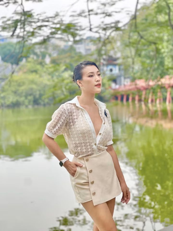 Xuan Hinh buon ba mot minh, Khanh Thi tinh tu ben chong-Hinh-7