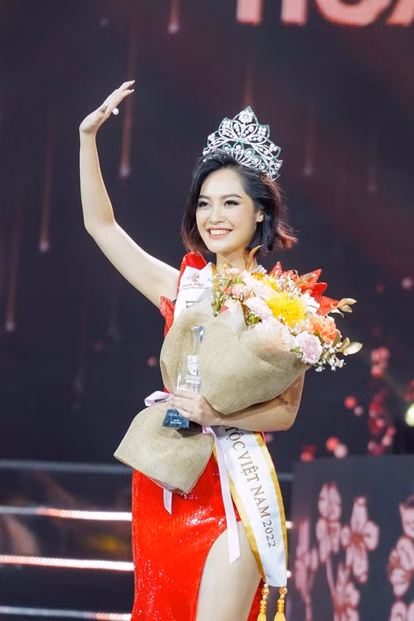 BTC bao ve Hoa hau Nong Thuy Hang truoc tin don that thiet