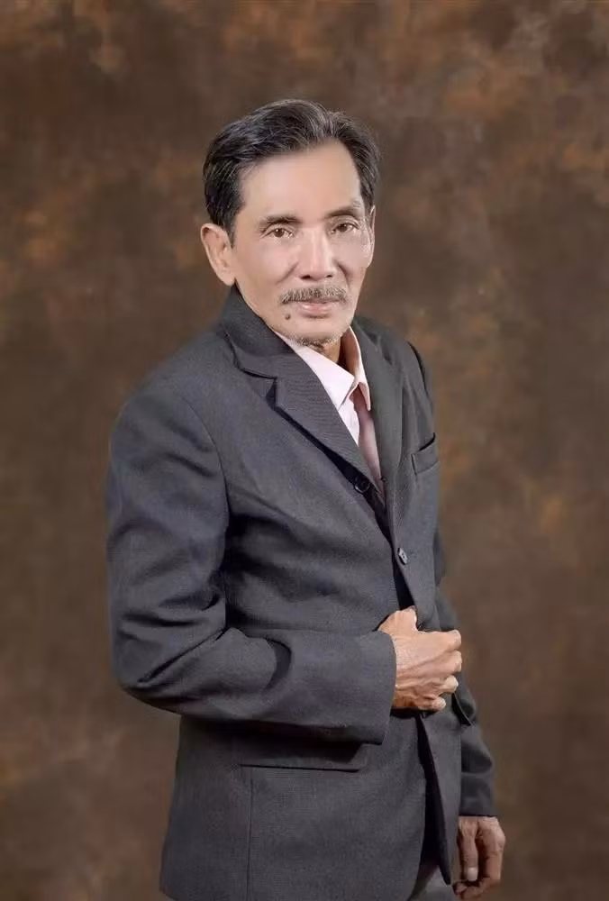 Thương Tín hom hem như cụ ông lọt vào ống kính team qua đường - Hình 3 Thuong Tin hom hem nhu cu ong lot vao ong kinh team qua duong-Hinh-3