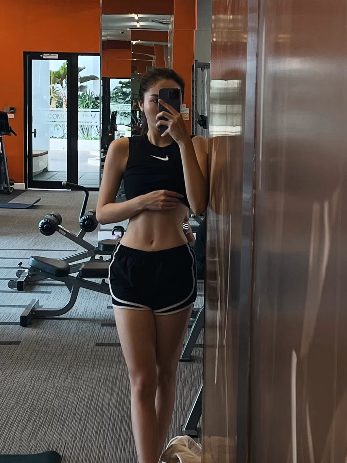 Hoa hau Huynh Nguyen Mai Phuong khoe eo thon tren giuong-Hinh-8