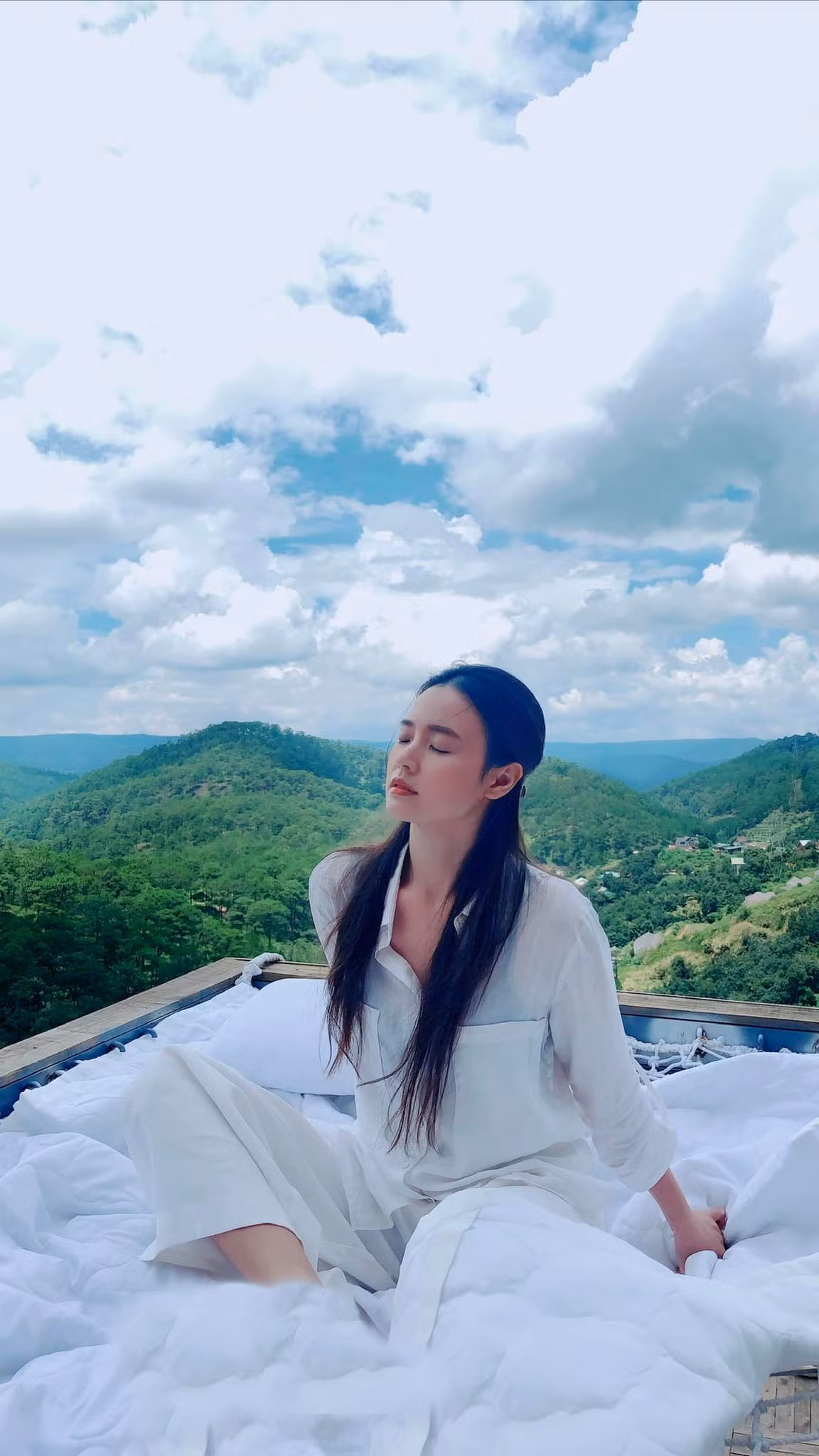 Midu buồn bực vì bị nghi ngờ công việc bán bất động sản.