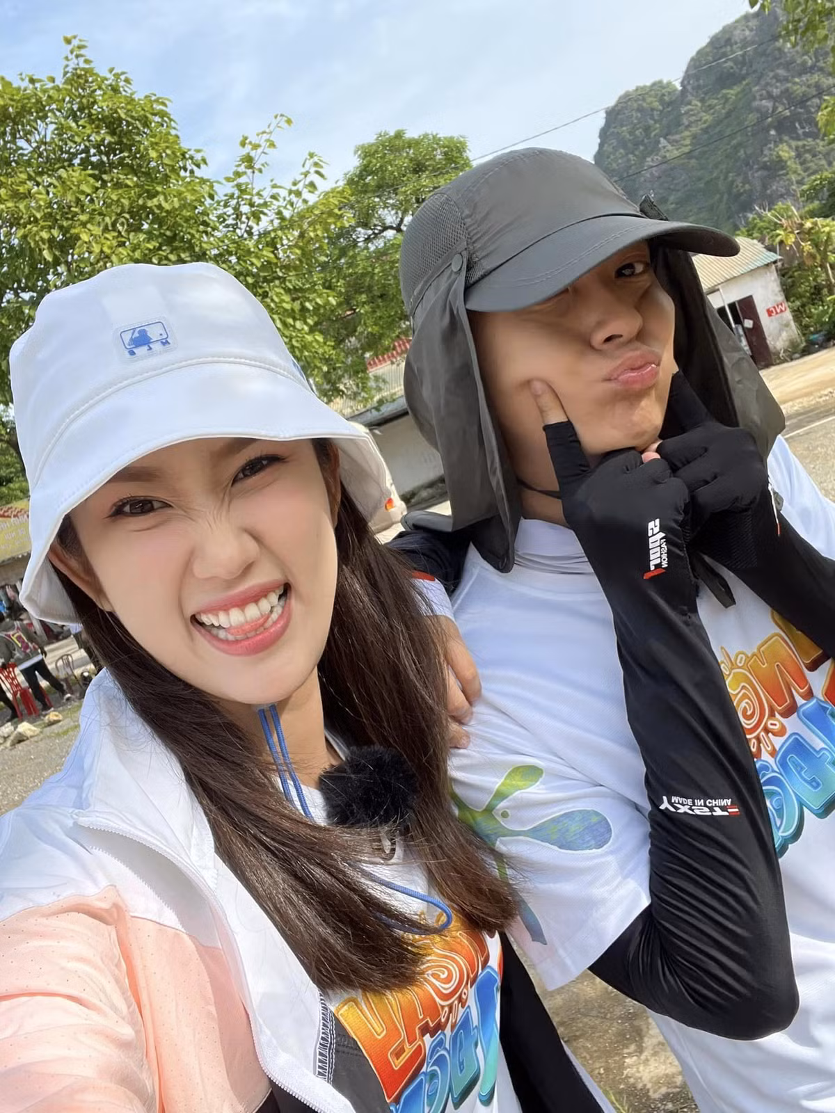 Đan Trường tình cảm bên Cẩm Ly, Vân Dung khoe eo thon tuổi 46 - Hình 3 Dan Truong tinh cam ben Cam Ly, Van Dung khoe eo thon tuoi 46-Hinh-3