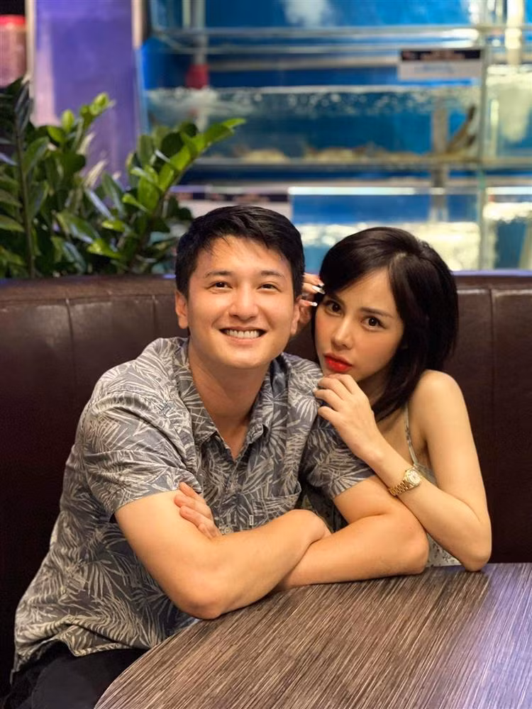 Bach Lan Phuong cong khai co gai nua dem nhan tin cho Huynh Anh