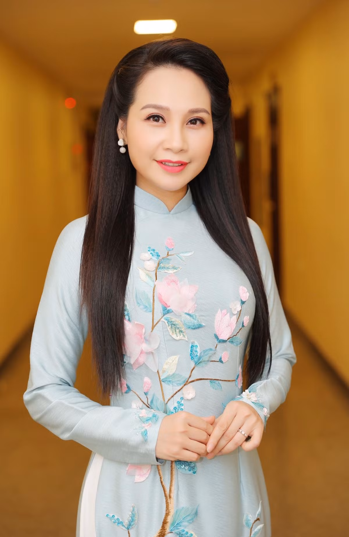 MC Mỹ Lan ngày càng trẻ đẹp.