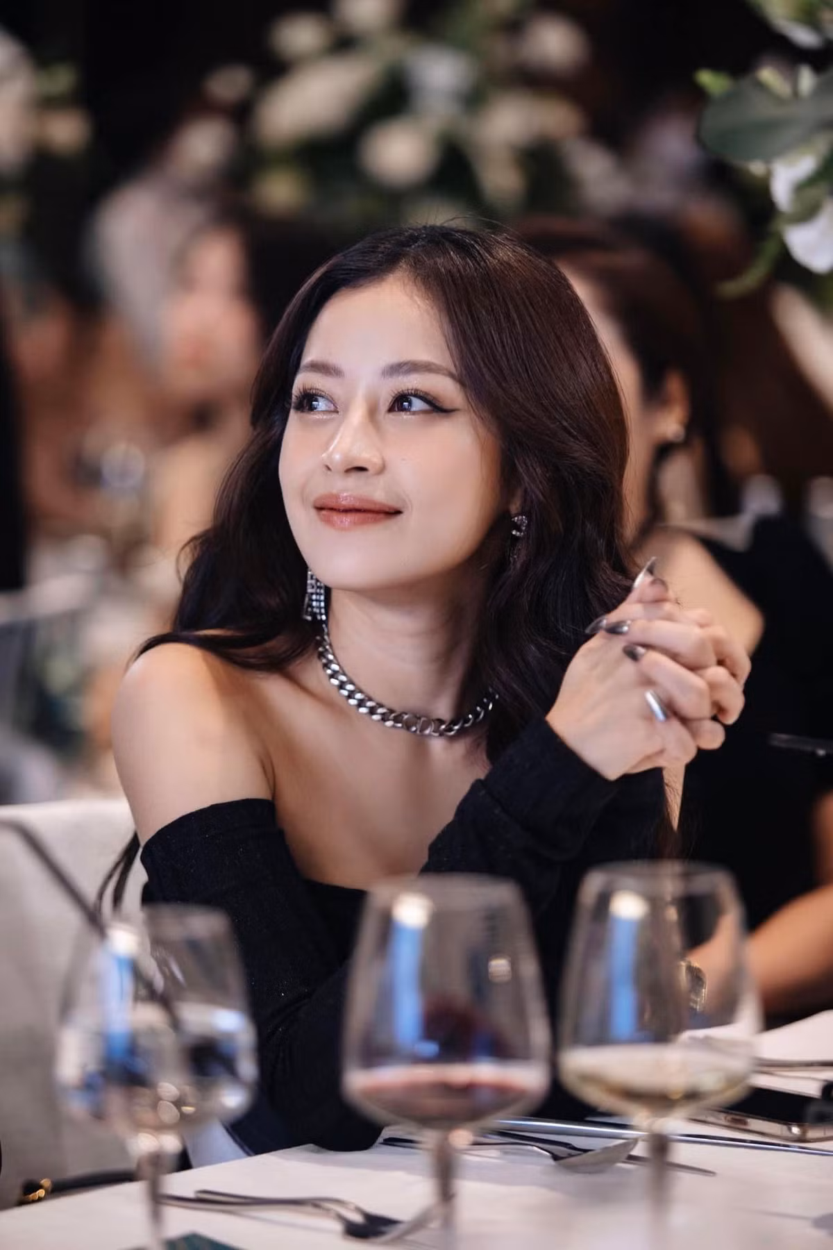 Khoảnh khắc đẹp không tỳ vết của ca sĩ Chi Pu tại sự kiện.