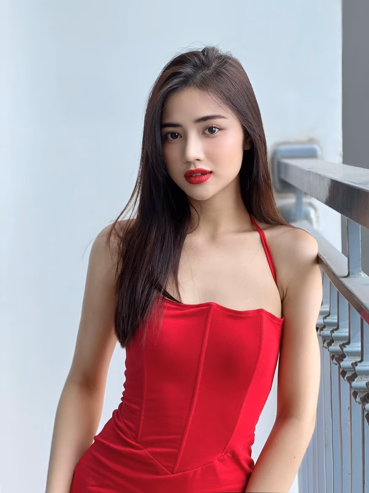 Thi sinh Hoa hau The gioi Viet Nam bi to danh ban la ai?-Hinh-2