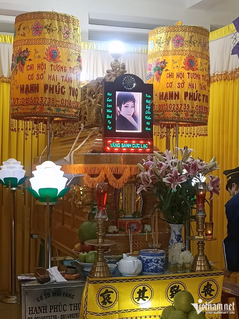 Le di quan lang le cua ca si Ha Lan Phuong-Hinh-5
