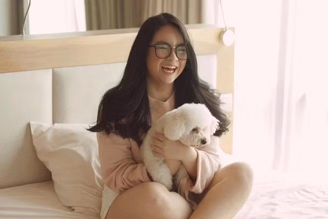 Có thời gian khủng hoảng tuổi dậy thì, Gia Bảo khiến Hiền Thục khóc hàng đêm vì đóng mọi cánh cửa giao tiếp với mẹ. Sau đó 1 năm, 2 mẹ con mới trở nên thân thiết như trước.