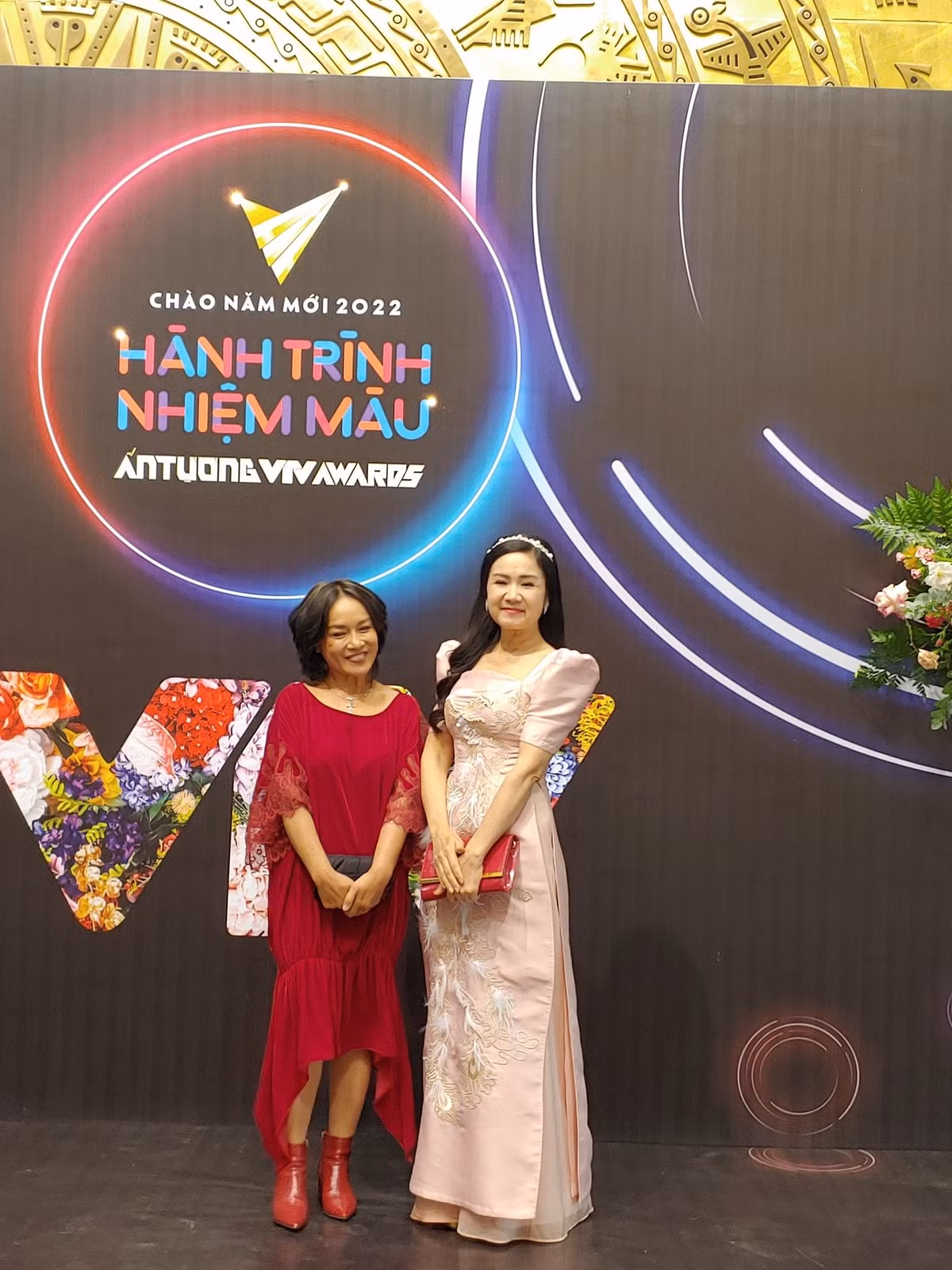 NSND Thu Ha, Luong Thu Trang xinh dep du le trao giai VTV Awards-Hinh-2