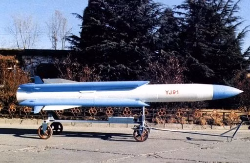 Su-75 cũng dự kiến sẽ trang bị một loạt các lớp tên lửa hành trình tiên tiến hơn, trong đó J-10C chủ yếu dựa vào tên lửa YJ-91 để thực hiện các cuộc không kích. J-10 cũng được cho là có khả năng tác chiến mạng vượt trội, và được không quân Trung Quốc từ lâu đã chú ý nhiều hơn nhiều so với Nga. Và điều này giúp ích nhiều để thực hiện các cuộc tấn công bằng tên lửa hành trình. 