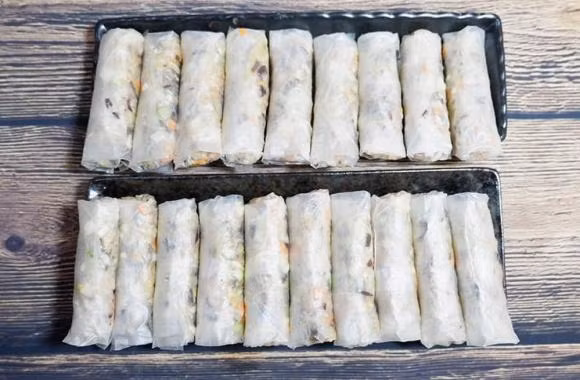 Khi ran nem cho vai lat gung, mon an gion ngon, la mieng-Hinh-2