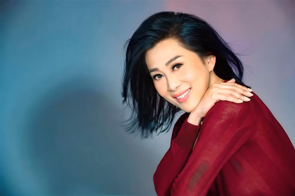 U60 qua thoi dinh cao, vi sao MC Ky Duyen van thu hut?