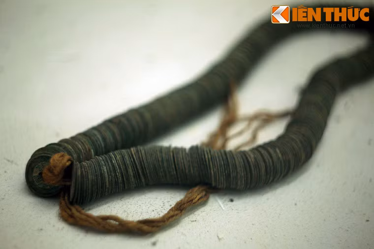 Một xâu tiền có từ thế kỷ 18.