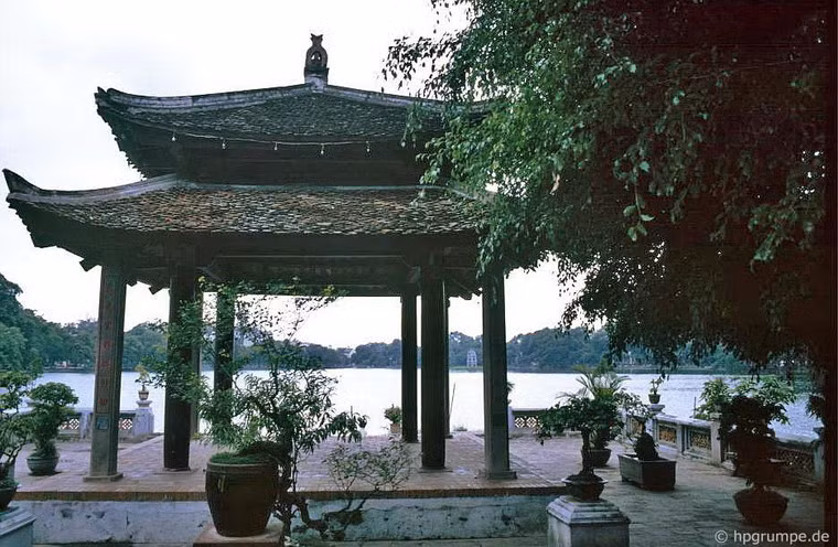 Trấn Ba Đình.