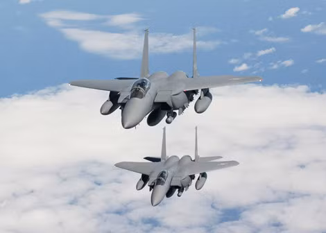 Tiêm kích F-15K Hàn Quốc thực hiện cuộc bay liên tục kéo dài tới 8 tiếng.