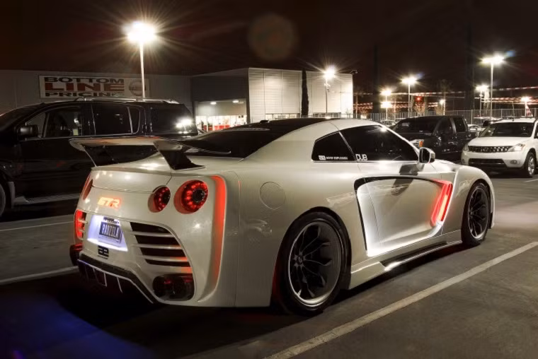 Dù đã ra mắt từ năm 2007 nhưng Nissan GT-R35 luôn có sức hấp dẫn đặc biệt với người dân Trung Quốc. Nhận biết nhu cầu của người dân, hãng Gtuu đã hồi sinh lão tướng này với phong cách trẻ trung năng động