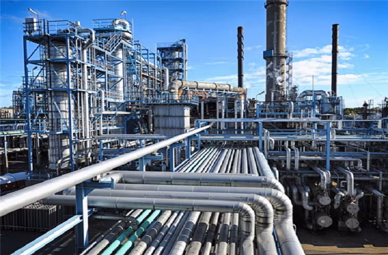 Trang thiết bị của Gunvor chủ yếu nhập từ công ty Ust-Luga của Nga chuyên chế tạo thiết bị đầu cuối cho ngành công nghiệp lọc dầu.