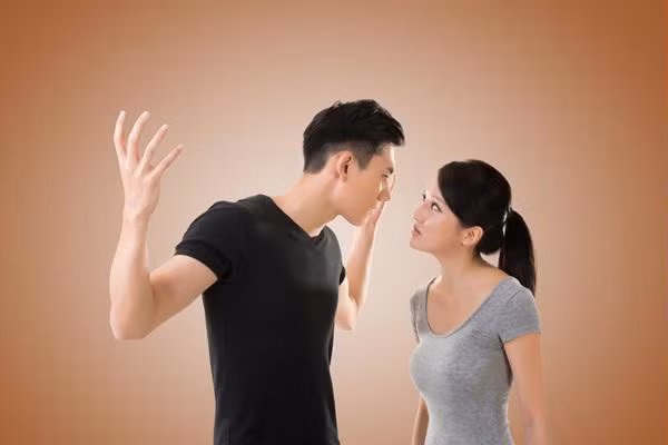 Vo chong hay mat sat nhau nhung sau ly hon bat ngo lich su