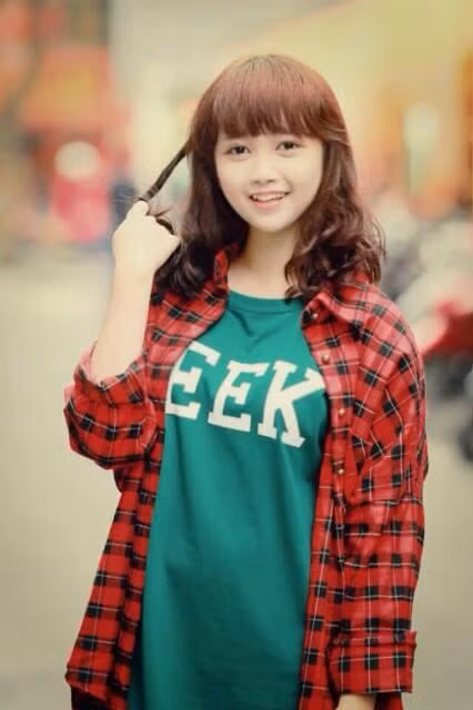 Để "nịnh" và vỗ về fan, Mờ Naive chia sẻ rằng dù có người yêu tốt nhưng cô vẫn dành trọn tình cảm cho các fan. "Fan là số 1! Thề hứa đảm bảo!', Mờ Naive viết lên trang cá nhân của mình.