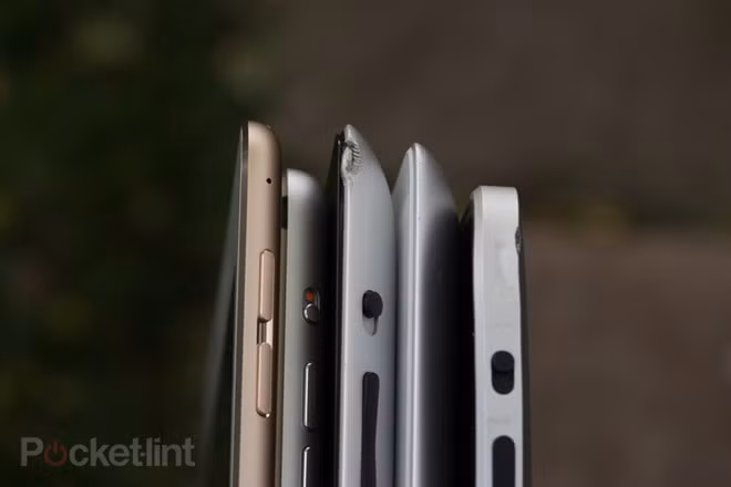 Ngoài mẫu iPad màn hình lớn 9,7 inch, Apple cũng bắt đầu cho ra mắt chiếc iPad mini màn hình 7,9 inch từ tháng 10/2012.