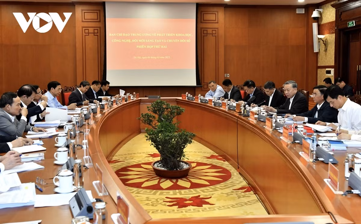 Tổng Bí thư: Dành ngân sách 3% cho phát triển KHCN, đổi mới sáng tạo, chuyển đổi số Tong Bi thu: Danh ngan sach 3% cho phat trien KHCN, doi moi sang tao, chuyen doi so