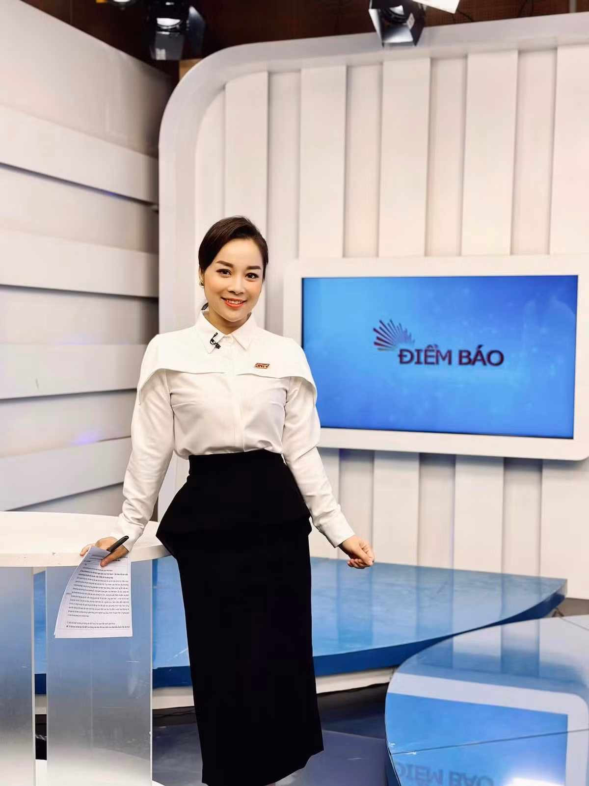 Hiện tại, cô mang quân hàm Thượng úy thuộc Lực lượng Công an Nhân dân và tiếp tục công việc MC truyền hình.