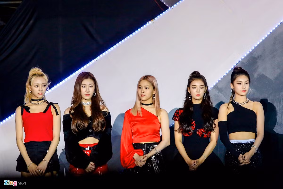 Nhieu show Kpop thua lo va tranh cai truoc ngay BlackPink toi Ha Noi-Hinh-8