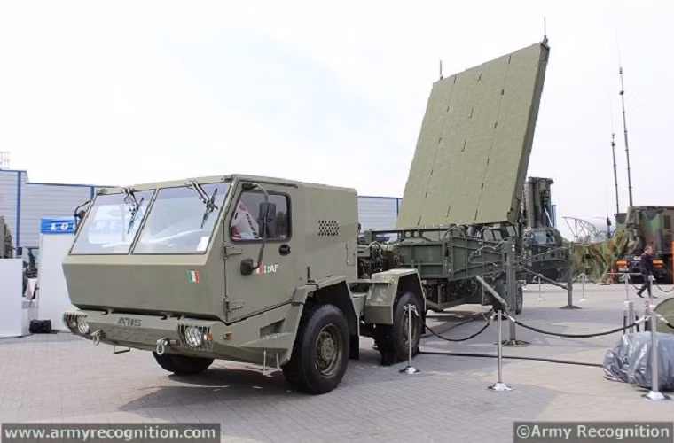 Tổ hợp tên lửa MEADS còn được trang bị hệ thống radar quét mảng pha điện tử (AESA).