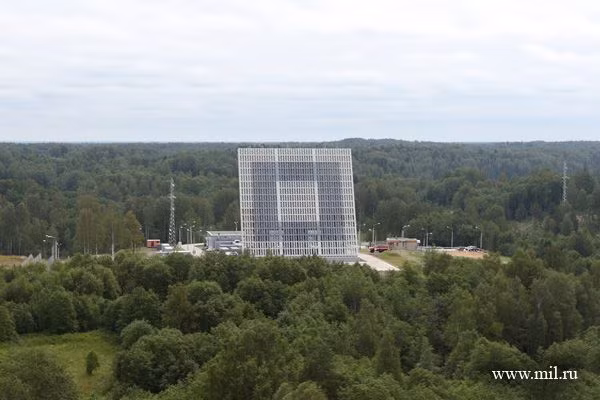 Việc đưa vào sử dụng các trạm radar Voronezh sẽ giúp lực lượng phòng thủ chiến lược Nga lấp bớt lỗ hỏng của các vệ tinh Oko-1 để lại.