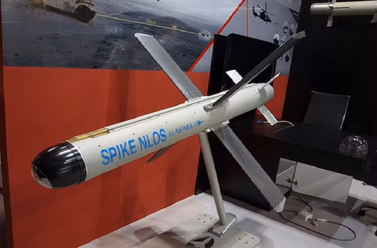 Trong ảnh là mẫu tên lửa chiến thuật Spike NLOS do hãng quốc phòng Rafael của Israel phát triển.