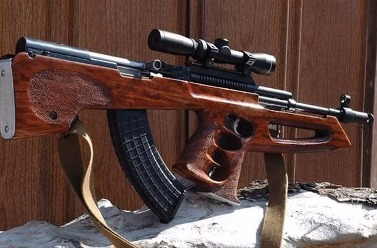 Type 56 được biến đổi thành súng trường kiểu bullpup với toàn bộ khối khóa nòng và hộp đạn lắp phía sau cò súng. Trên thân súng được cải tiến để lắp thêm ống ngắm.