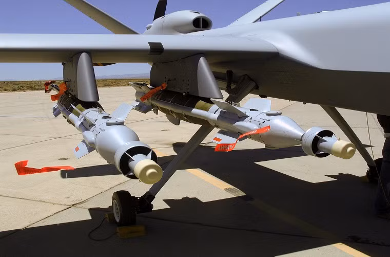 UAV không chỉ đóng vai trò như một thiết bị trinh sát đường không cho lực lượng Không quân Mỹ, nó còn có khả năng thực hiện vụ không kích trực tiếp vào đối phương khi cần thiết. Với IS, máy bay không người luôn là mối đe dọa bởi vì khả năng của nó.