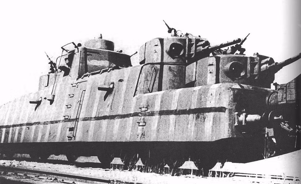 MBV-2 là tàu bọc thép chiến đấu mạnh nhất của Liên Xô trong Chiến tranh Thế giới thứ 2.