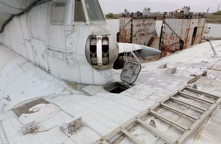 Bây giờ, “xác” của Lun S-31 đang bạc trắng vì sương gió tại một bến tàu hoang ở Dagestan. Một kết thúc bi thảm cho “kẻ hủy diệt” một thời khiến những người còn tâm huyết không khỏi đau lòng.