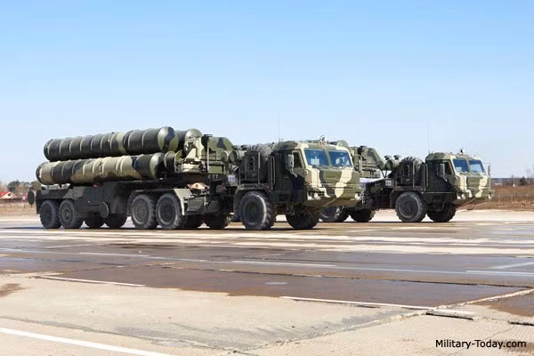 S-400 đã sẳn sàng xuất khẩu cho các khách hàng nước ngoài trong đó có Việt Nam. S-400 đã sẳn sàng xuất khẩu cho các khách hàng nước ngoài trong đó có Việt Nam.