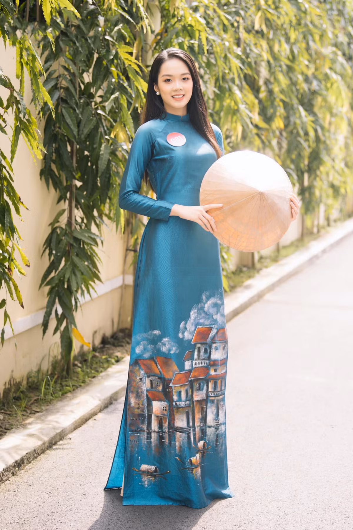 Thí sinh 18 tuổi từng nặng 80kg vào chung kết Hoa hậu Việt Nam - Hình 2 Thi sinh 18 tuoi tung nang 80kg vao chung ket Hoa hau Viet Nam-Hinh-2