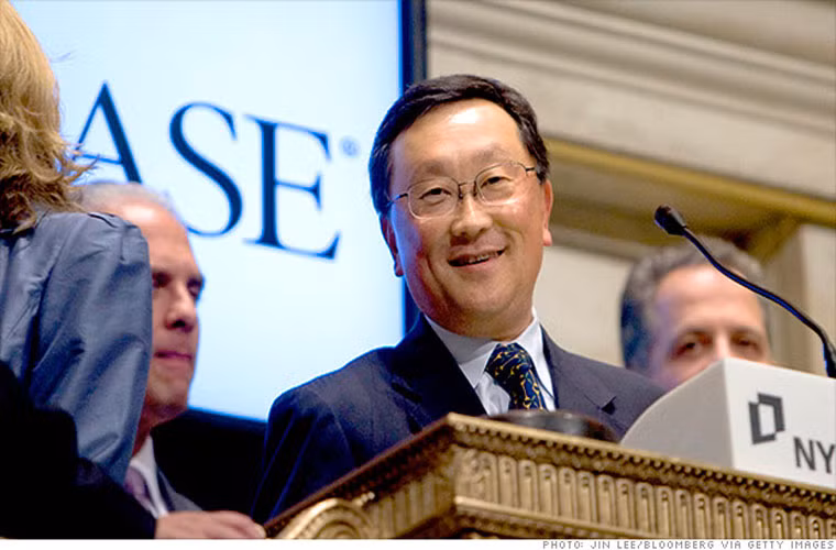 BlackBerry chỉ tập trung vào thiết bị cao cấp Qwerty. CEO John Chen của BlackBerry cho biết công ty sẽ tiếp tục sản xuất các loại điện thoại di động trong tương lai, nhưng sẽ tập trung chủ yếu vào smartphone cao cấp với bàn phím Qwerty, tuy nhiên vẫn có màn hình cảm ứng trong các thiết bị này.