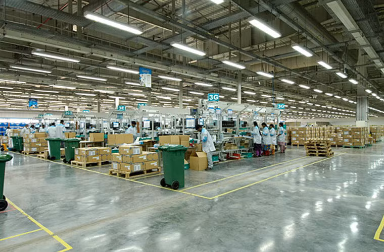 Nhà máy Chennai, Ấn Độ có thể bị xóa tên khỏi hợp đồng giữa Nokia và Microsoft. Chính phủ Ấn Độ đang thay đổi một số điều kiện để buộc Nokia phải loại bỏ nhà máy Chennai ra khỏi thương vụ mua bán giữa Nokia và Microsoft, trị giá là 116 triệu USD. Theo đó họ buộc Nokia phải đóng hàng trăm triệu USD trong các tài khoản kỹ quỹ để đảm bảo trả khoản nợ thuế của họ hiện nay.
