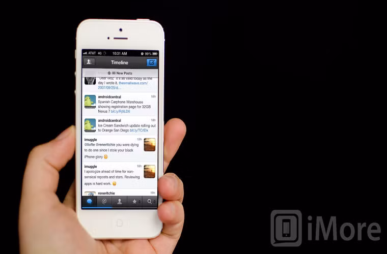  iPhone của bạn có thể biến mất hoàn toàn vì iOS 7. Apple đã tính toán đến việc đối phó với các tên trộm bằng cách xóa tài khoản iCloud thì phải tắt Find My iPhone, còn tắt Find My iPhone thì phải đăng nhập mật khẩu Apple ID. Tuy nhiên, iOS 7 dường như đã tạo ra một lỗ hổng an ninh, khiến những tên trộm có thể tắt tính năng Find My iPhone và xóa tài khoản iCloud một cách dễ dàng. Điều này đồng nghĩa với việc khi bị rơi iPhone, hãy xác định bạn sẽ khó tìm lại được nó.