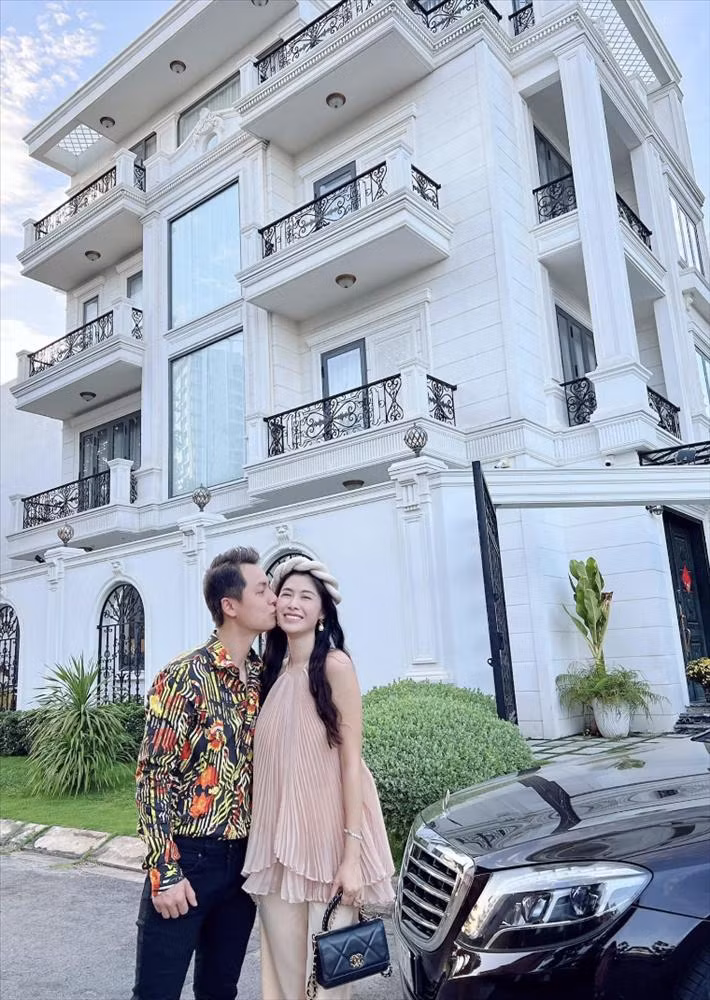Dang Khoi chi phi '1 can chung cu' moi lan dua 2 me di tri benh