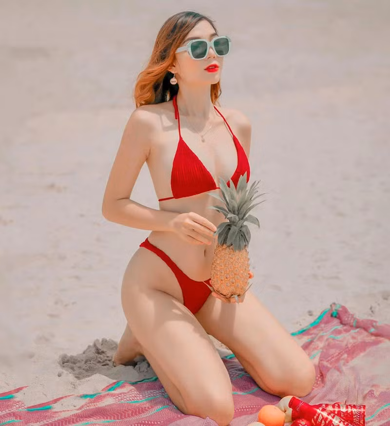 Linh Hana tên thật là Đoàn Thị Mỹ Linh, sinh ngày 18/10/1997. Mỹ Linh từng giành giải Người đẹp có thân hình đẹp nhất tại cuộc thi Người đẹp Du lịch Quảng Bình 2019.