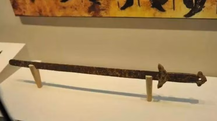 Cải tạo hồ nước, đụng trúng mộ cổ nghìn năm chứa đầy vàng ròng - Hình 5 Cai tao ho nuoc, dung trung mo co nghin nam chua day vang rong-Hinh-5