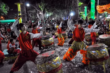 Khách Tây thích thú nói về tiếng Việt - Hình 3 Khach Tay thich thu noi ve tieng Viet-Hinh-3