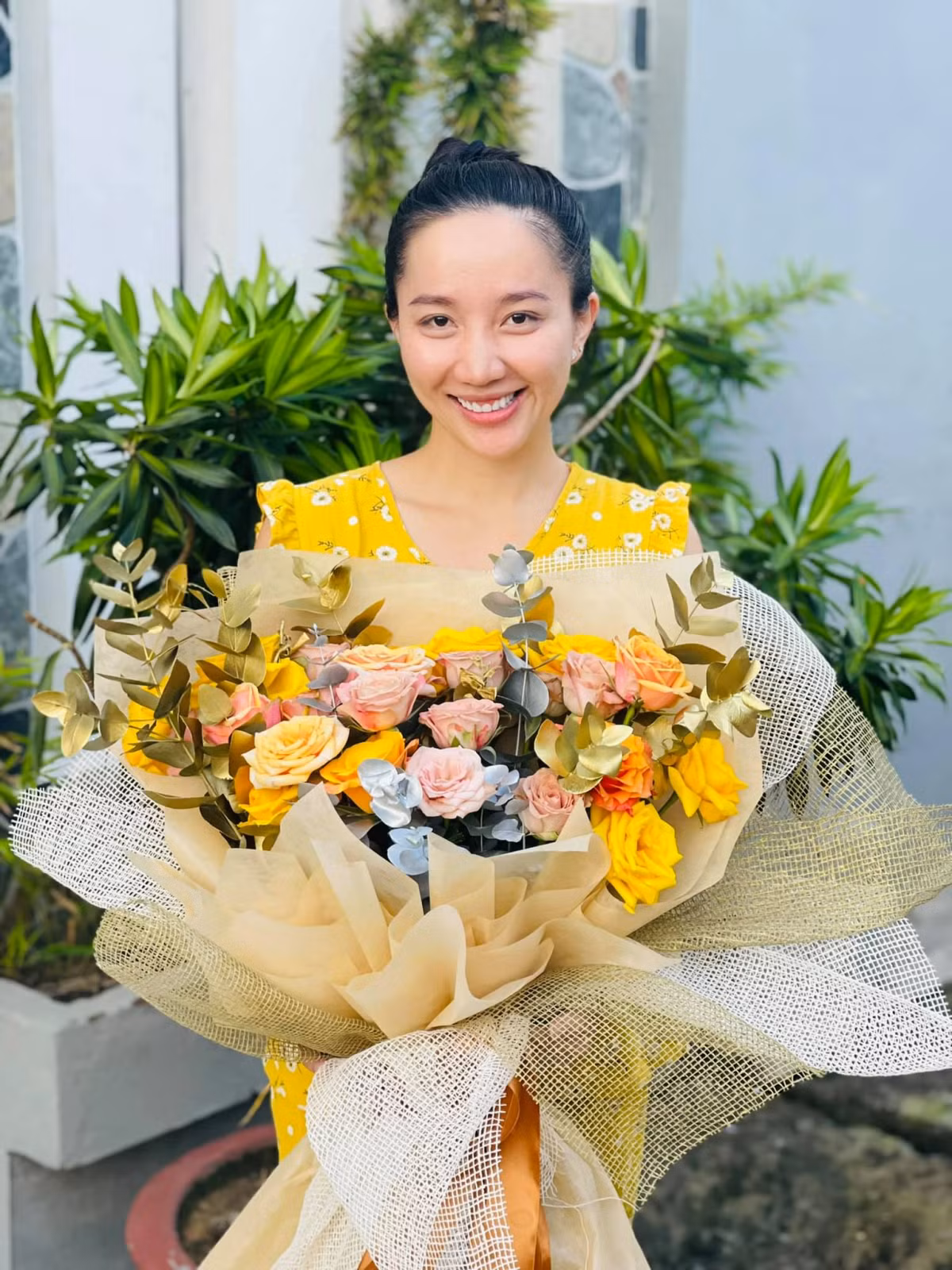 Vợ danh hài Việt: Người đứng tên tài sản, người được chồng bênh vực - Hình 7 Vo danh hai Viet: Nguoi dung ten tai san, nguoi duoc chong benh vuc-Hinh-7