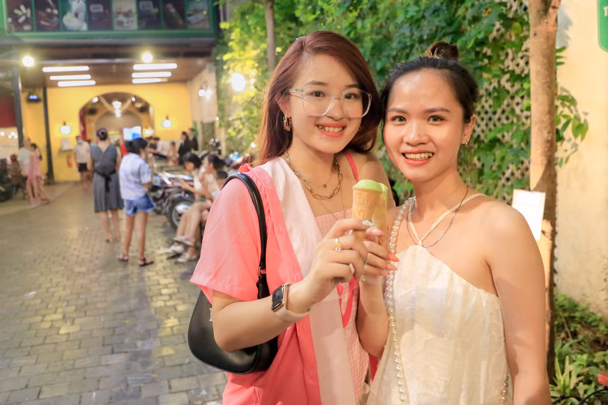 Gioi tre di an kem giai nhiet ngay he nong 38 do C-Hinh-6