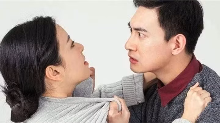 Gui vai tam anh cho sep, vo toi pha su nghiep cua chong