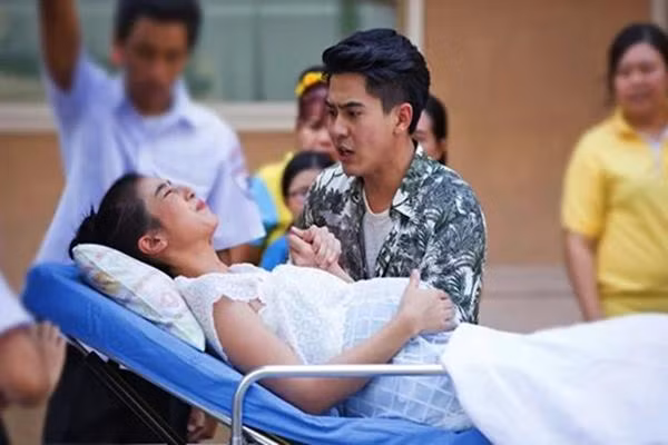 Di de gap bac si la nguoi yeu cu, san phu xiu tren ban mo-Hinh-2