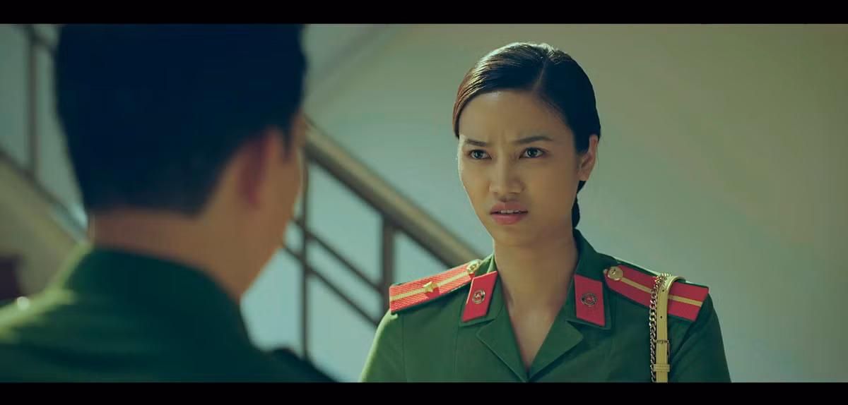 Đời thường nóng bỏng của thiếu úy công an Phương Linh "Đấu trí" Doi thuong nong bong cua thieu uy cong an Phuong Linh